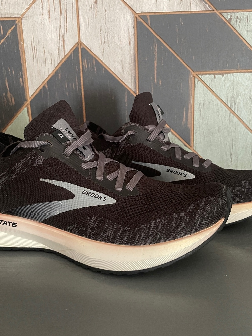 Brooks Levitate 4 Running Shoes Black Gray Women’s 6.5 Athletic Sneakers